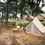 Luxe tent Kampaoh Bayona Playa Baiona